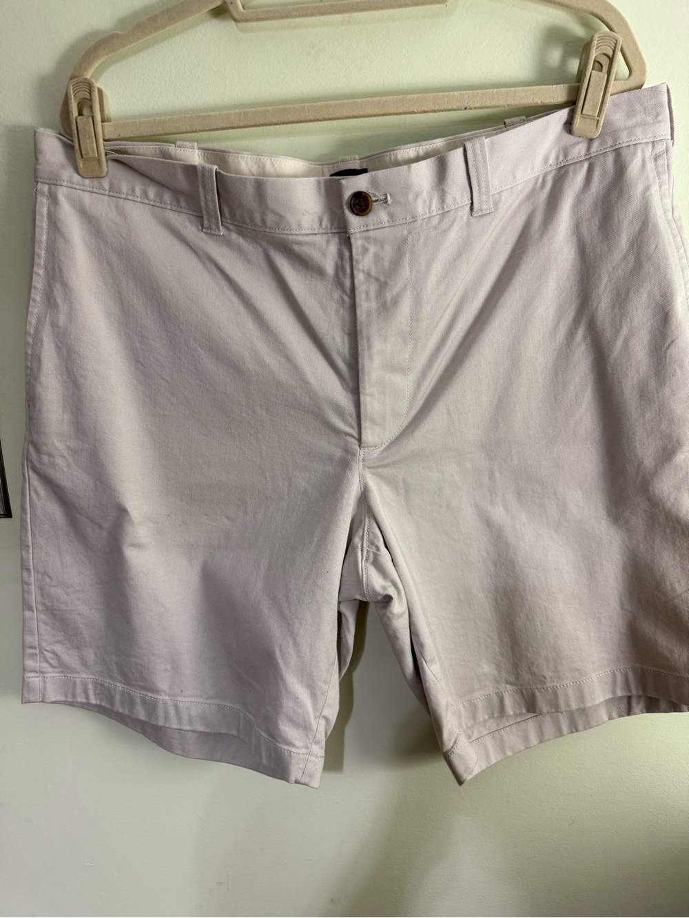 J Crew Men’s Light Khaki Shorts 38 9” Inseam